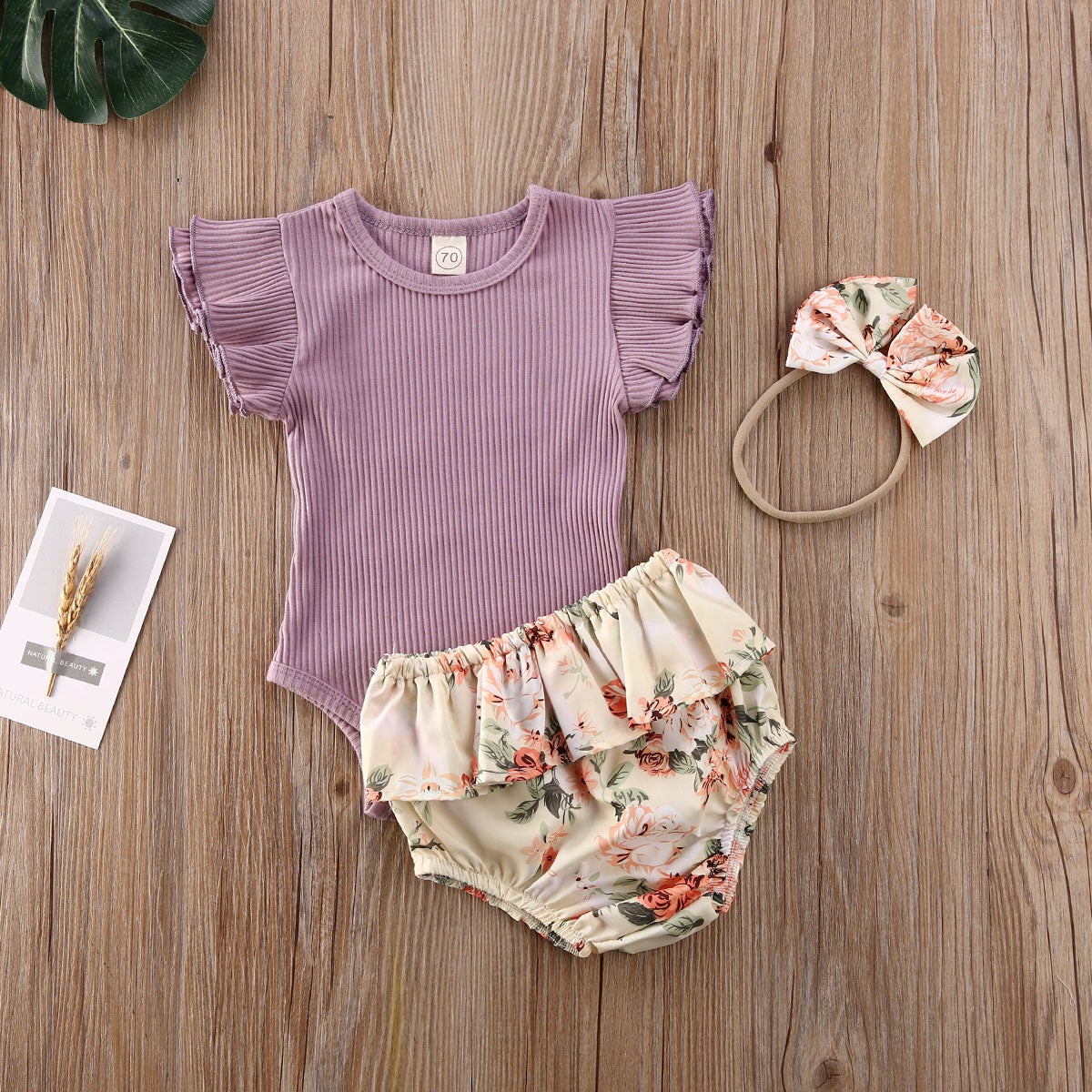 Riflet, ribbestrikket, blomstret shortssett